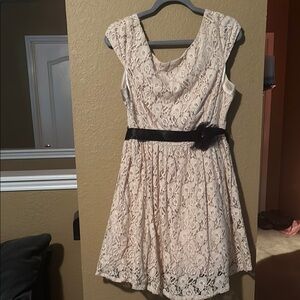 City triangles Elegant Cream Lace Dress with Black Accent